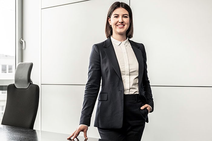Porträt von Rechtsanwältin Dr. Simone Schubert bei der Wirtschaftskanzlei BEISSE & RATH.